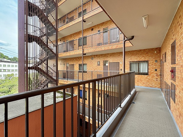 ハイホーム目黒 外廊下
