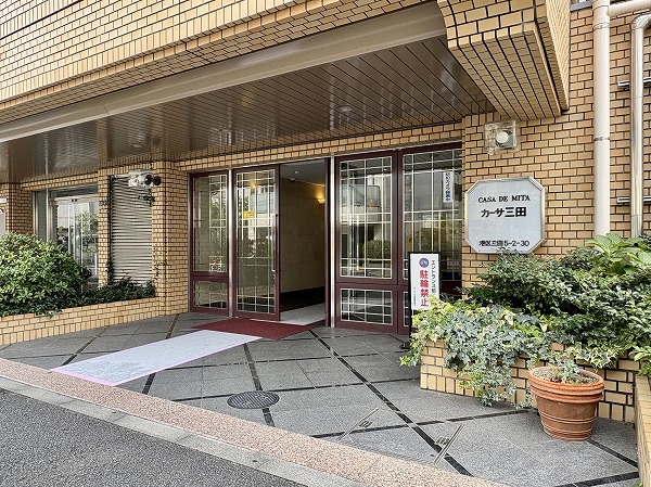 カーサ三田　アプローチ