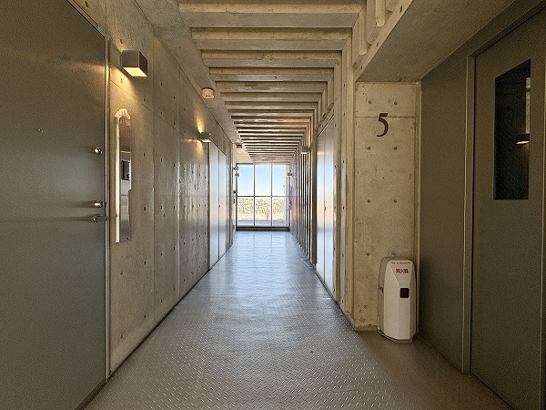 シンシア三軒茶屋レジデンスカフェ 内廊下