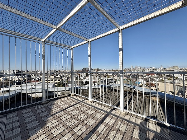 シンシア三軒茶屋レジデンスカフェ_陽当たり良好な屋上の写真