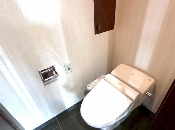 東京ツインパークス レフトウィング_タンクレスのトイレの写真