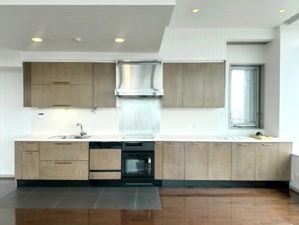 東京ツインパークス レフトウィング_壁付のキッチンの写真