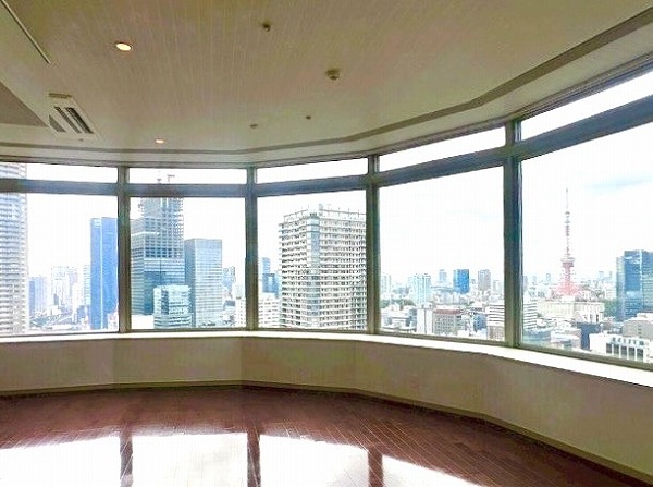 東京ツインパークス レフトウィング_ワイドな窓の写真