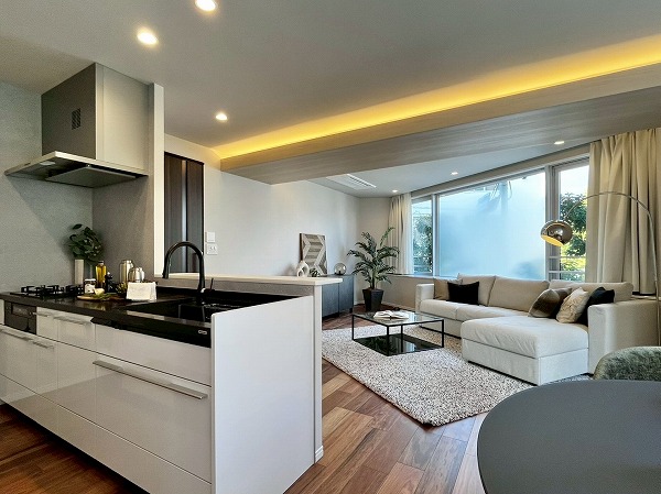 パークハウス広尾_リノベされたLDKの写真