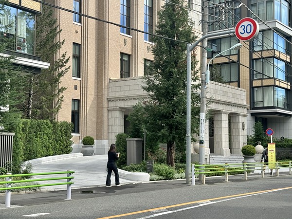 三田ガーデンヒルズ イーストヒル アプローチ