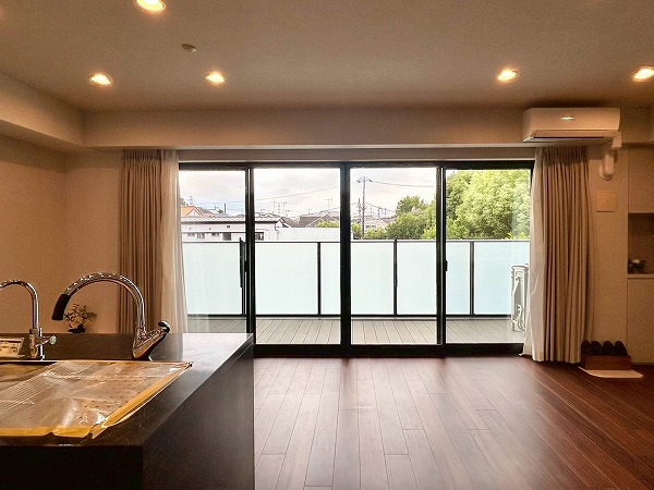 ヴィークコート浜田山_南西向きのリビングダイニングの写真