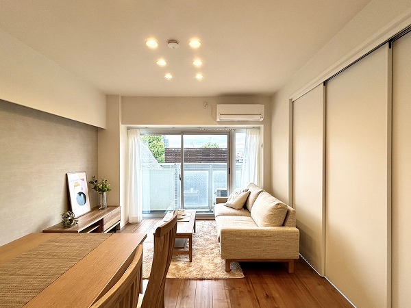 パレロワイヤル杉並_広々としたリビングダイニングキッチンの写真