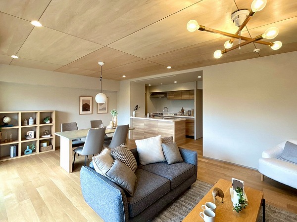 井の頭第2パークサイドマンション_明るいリビングダイニングの写真