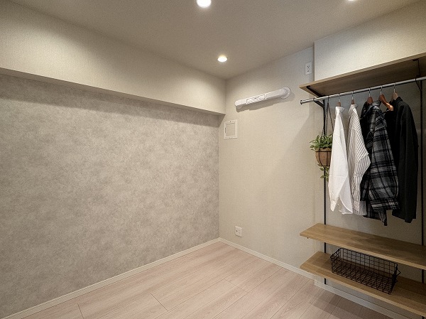 エンゼルハイム多摩川_オープンクローゼットがある洋室の写真