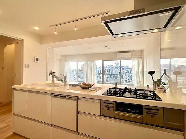 吉祥寺マンション_対面式のキッチンの写真