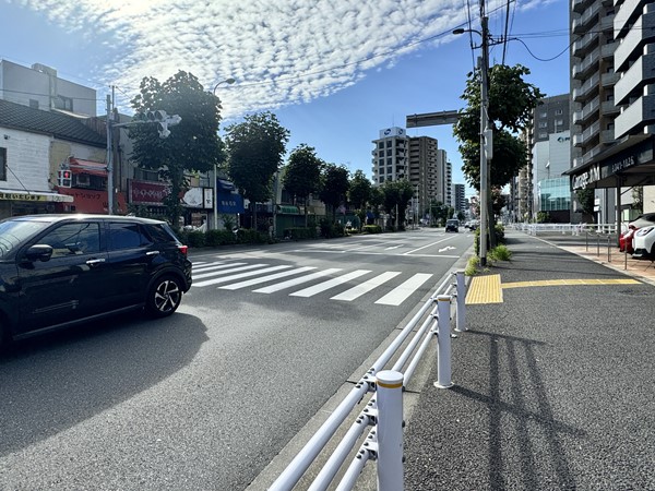 マンション前の通り