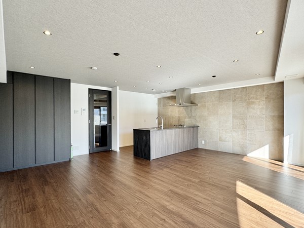 三田清風ガーデン_ゆったりとしたメインルームの写真