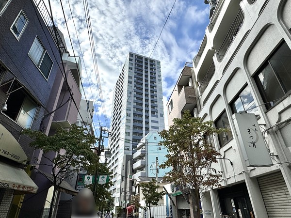 マンション前の通り