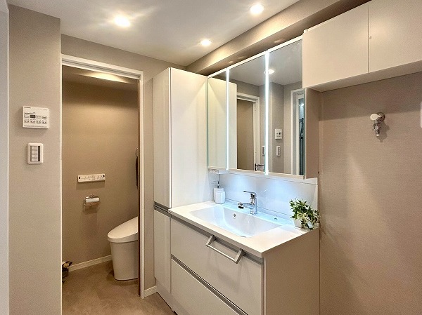 吉祥寺マンション_清潔感のあるパウダールームの写真