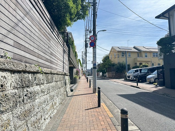 マンション近く