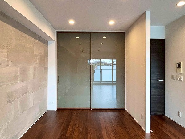 ヴィークコート浜田山_リビングのクローゼットの写真