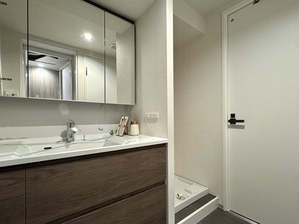 ヴィラ赤坂_洗面室の写真