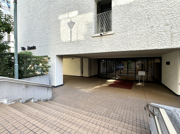 ヴィラ赤坂 アプローチ