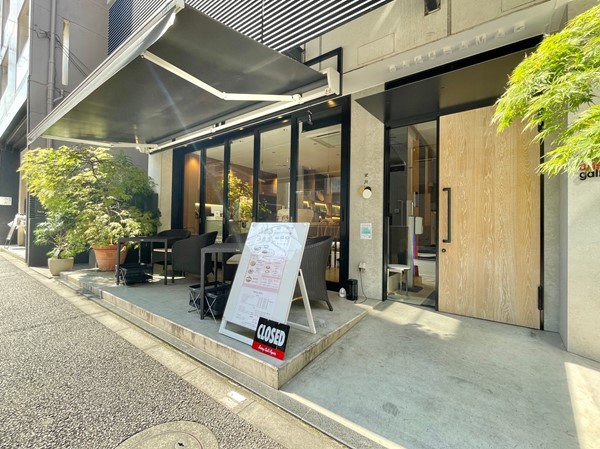 マンション近くのカフェ