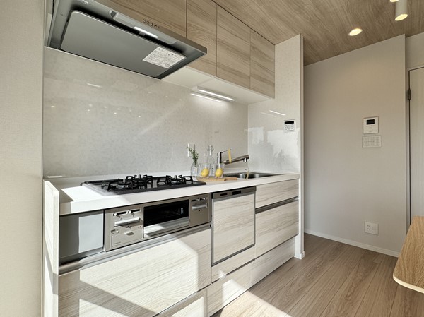 五反田ダイヤモンドマンション_明るいキッチンの写真