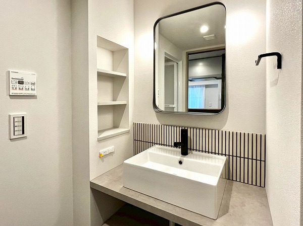 秀和目黒駅前レジデンス_洗面化粧台の写真