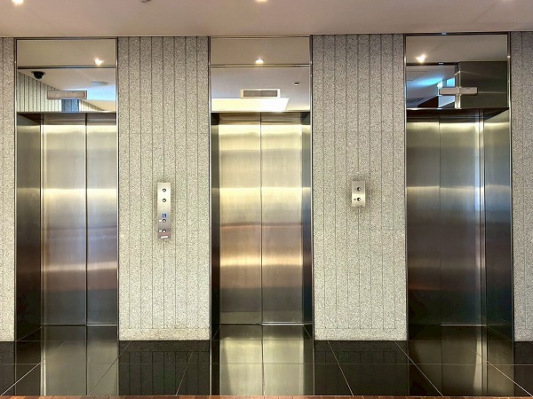 シティタワー新宿新都心　内廊下