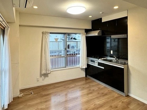 ワセダ山崎マンション_リビングダイニングキッチンの写真2