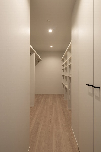 芝浦アイランドグローヴタワー_ウォークインクローゼットの写真