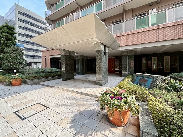 ライオンズタワー池袋　アプローチ