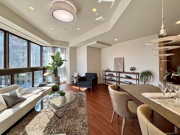 ブリリア一番町_ゆとりあるリビングダイニングキッチンの写真