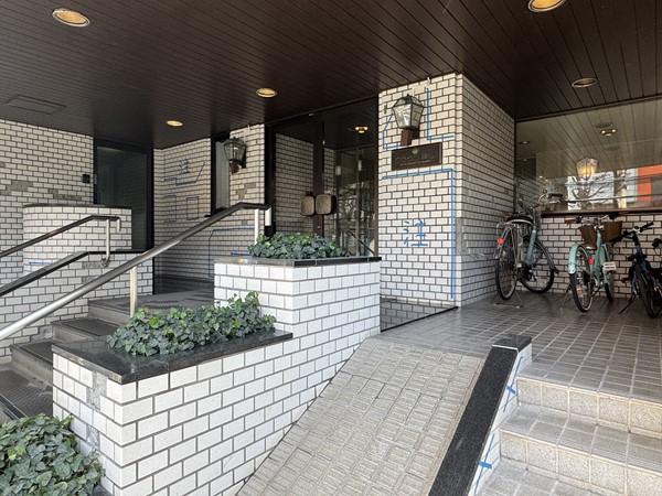 クラウン青山　アプローチ