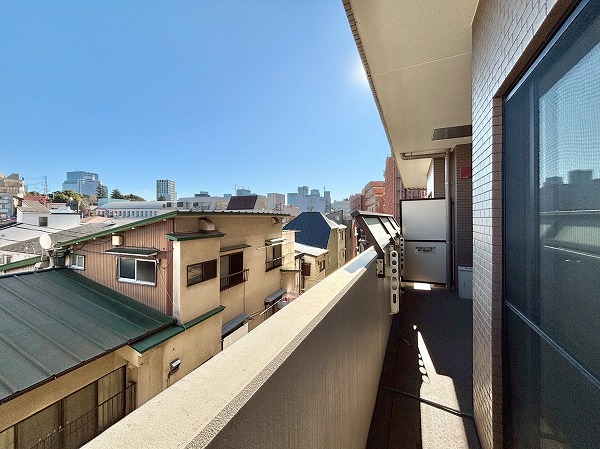 日神パレステージ信濃町_東向きのバルコニーの写真