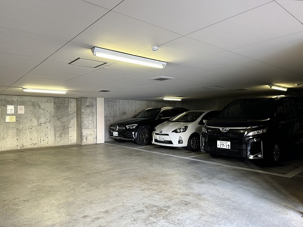 グランパーク深沢 駐車場