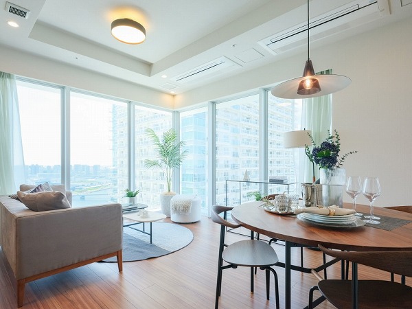 ザ・パークハウス晴海タワーズ ティアロレジデンス_リビングの写真