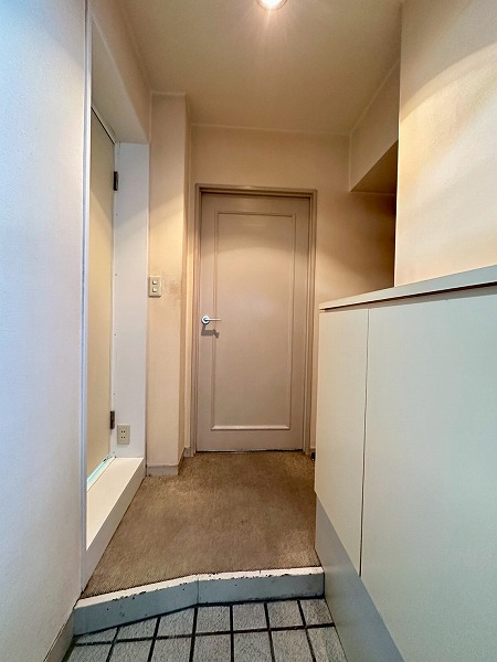 マンション雅叙苑_玄関の写真