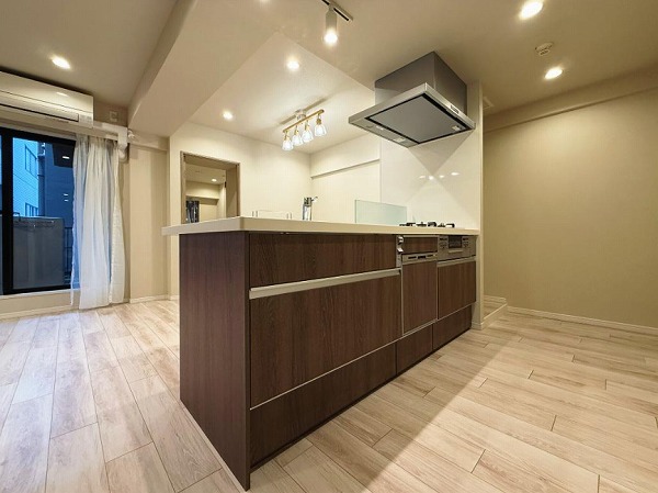 トゥールロワイヤル神宮前_リビングダイニングの写真