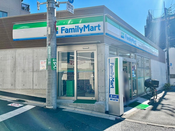 ファミリーマート三軒茶屋二丁目店