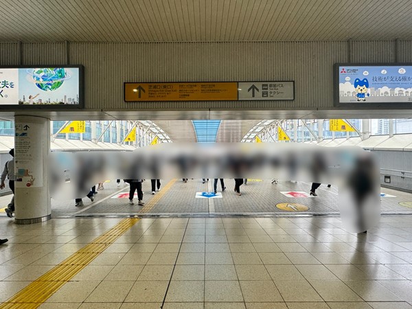 田町駅東口遊歩道
