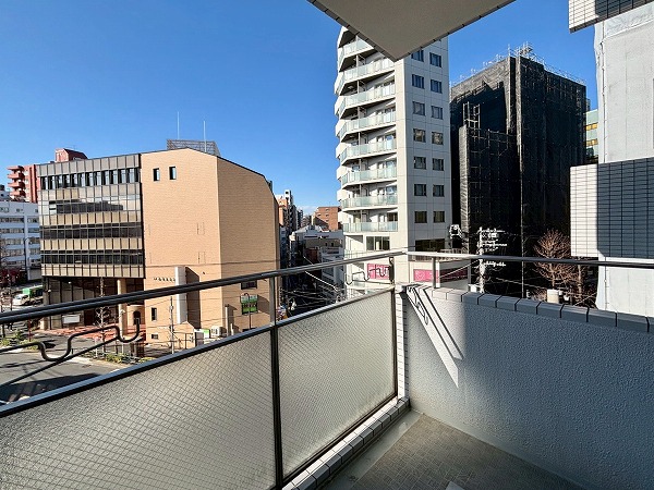 グランドシティ白山_西向きのバルコニーの写真