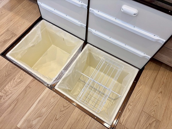 日神パレステージ信濃町_キッチン床下収納の写真