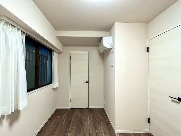 アゼリアコート_広い洋室の写真