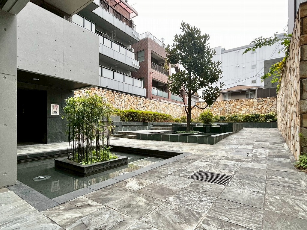 ガレリアコルテ六番町_中庭の写真