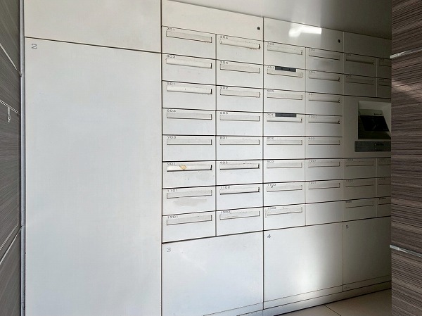 ブランズ市谷田町　宅配ボックス