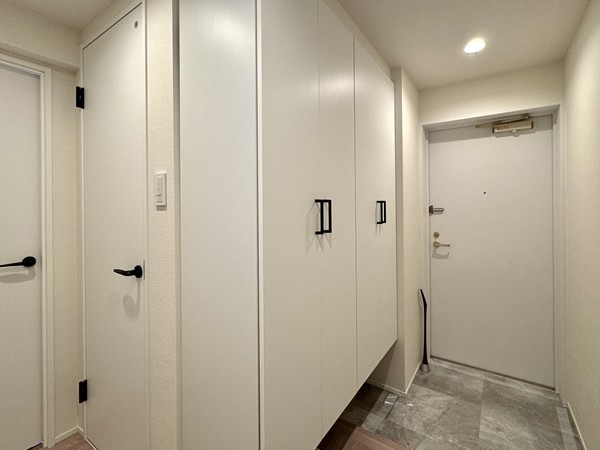 ライオンズプラザ池田山_玄関の写真