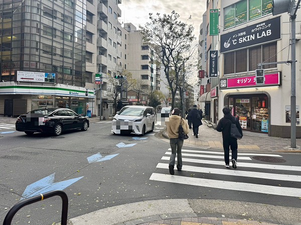 半蔵門駅前の道