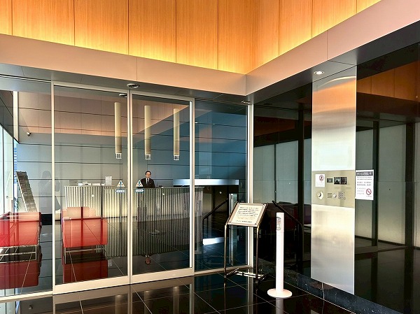 シティタワー新宿新都心　アプローチ