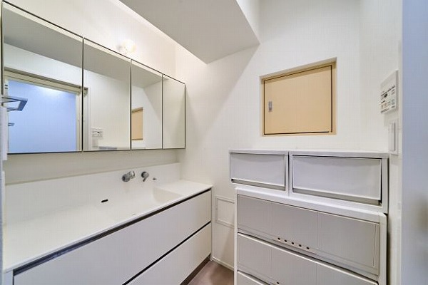 広尾マンション_サニタリールームの写真