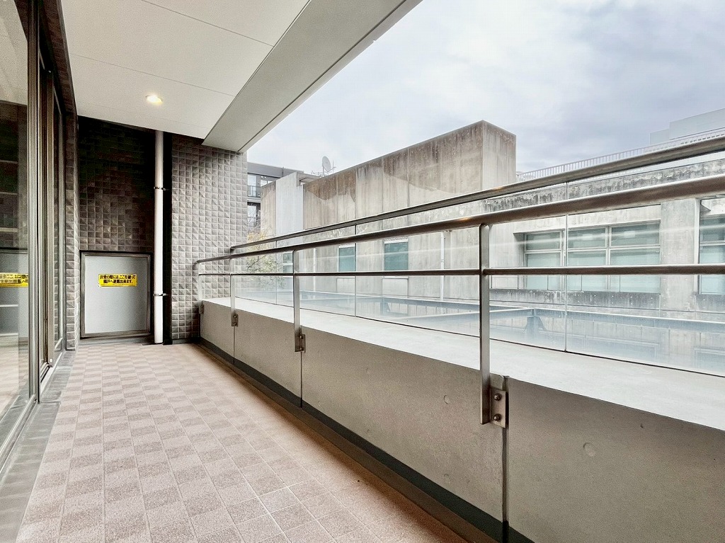 ガレリアコルテ六番町_南向きのバルコニーの写真