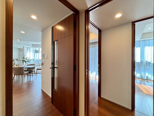 ブリリア一番町_メインルームとその他の仕切りの写真