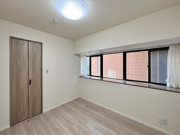 南青山セピアコート_ウォークインクローゼット付きの洋室の写真